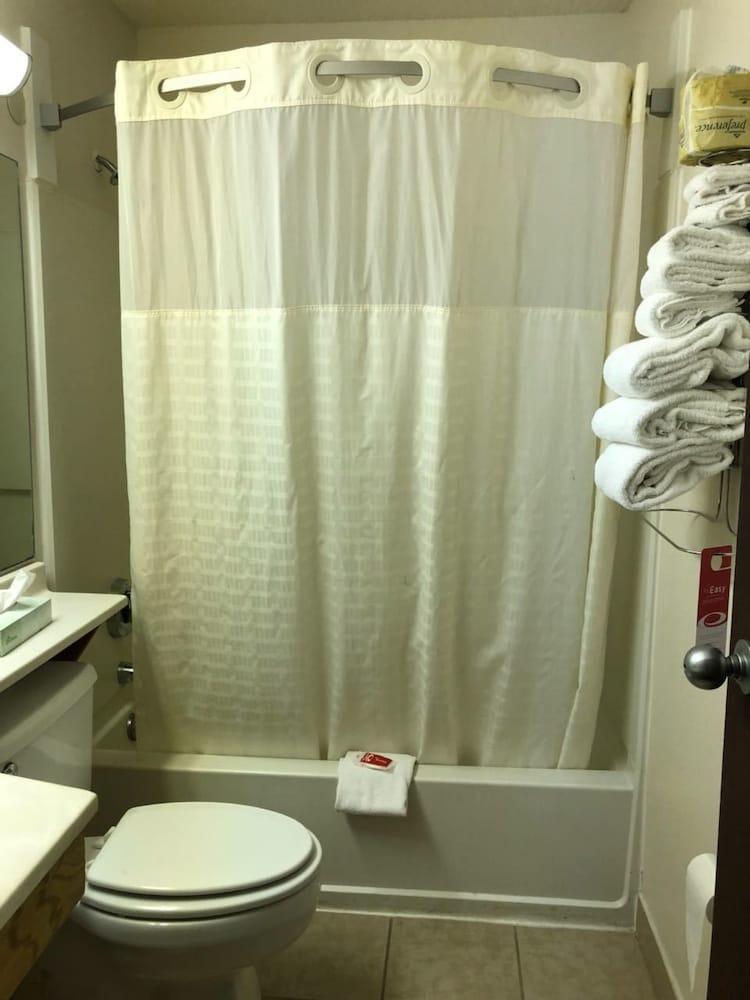 Days By Wyndham Pa I-70 I-76 Hotel *
