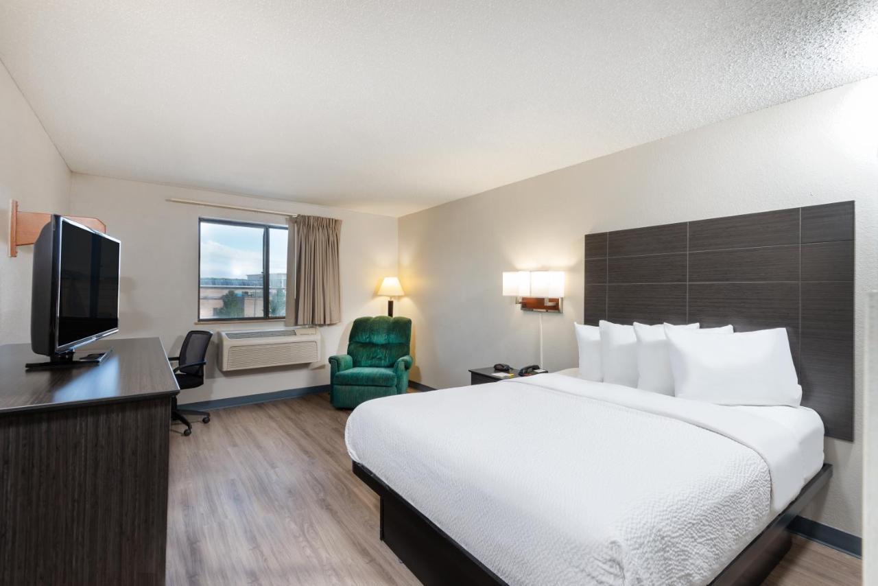 Hotel Days By Wyndham Pa I-70 I-76 *