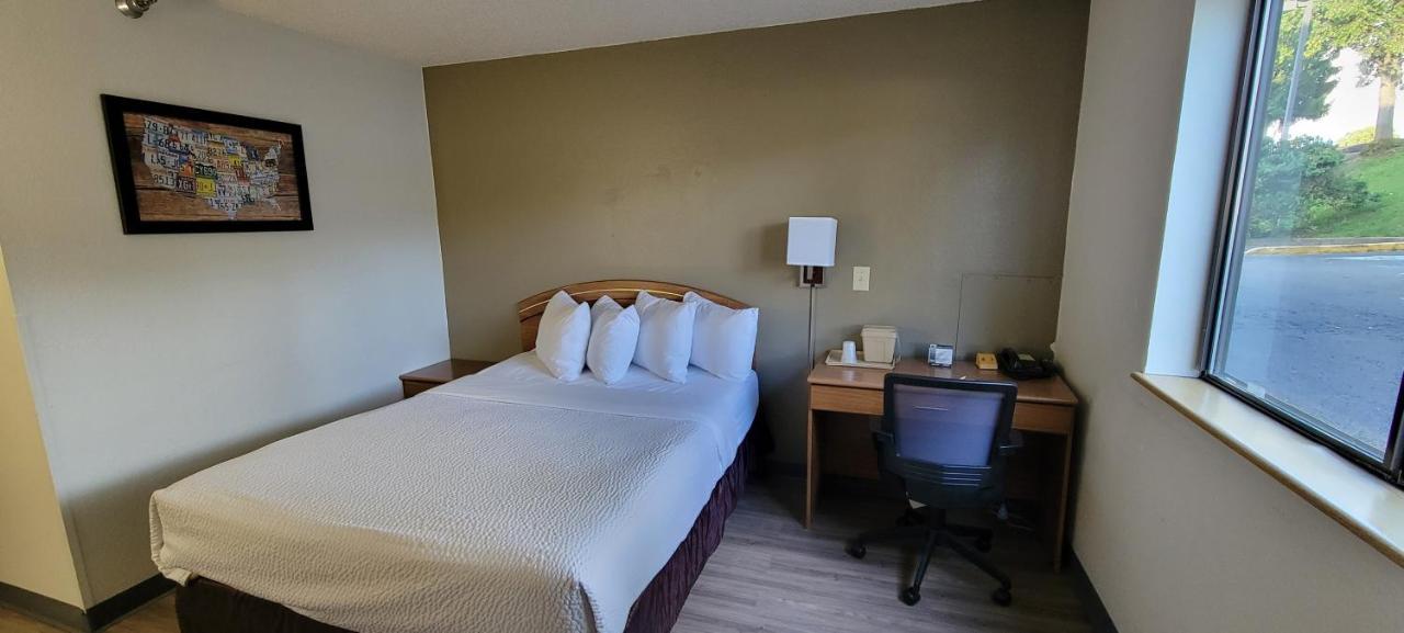 Hotel Days By Wyndham Pa I-70 I-76