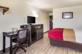 Days By Wyndham Pa I-70 I-76 Hotel *