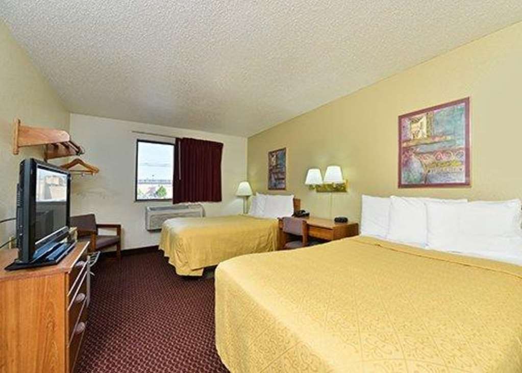 Days By Wyndham Pa I-70 I-76 Hotel *
