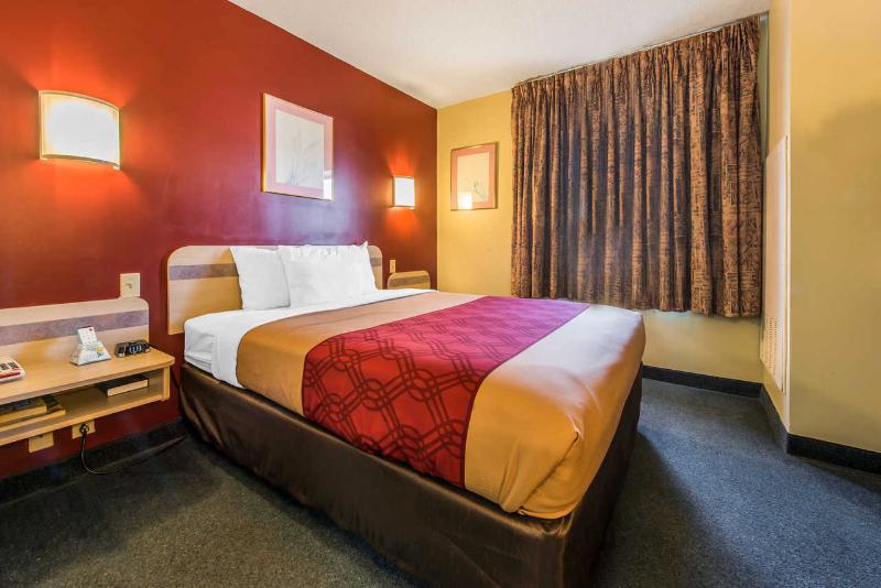 Hotel Days By Wyndham Pa I-70 I-76 *